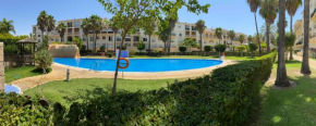 Apart. con piscina y parkingincluido.